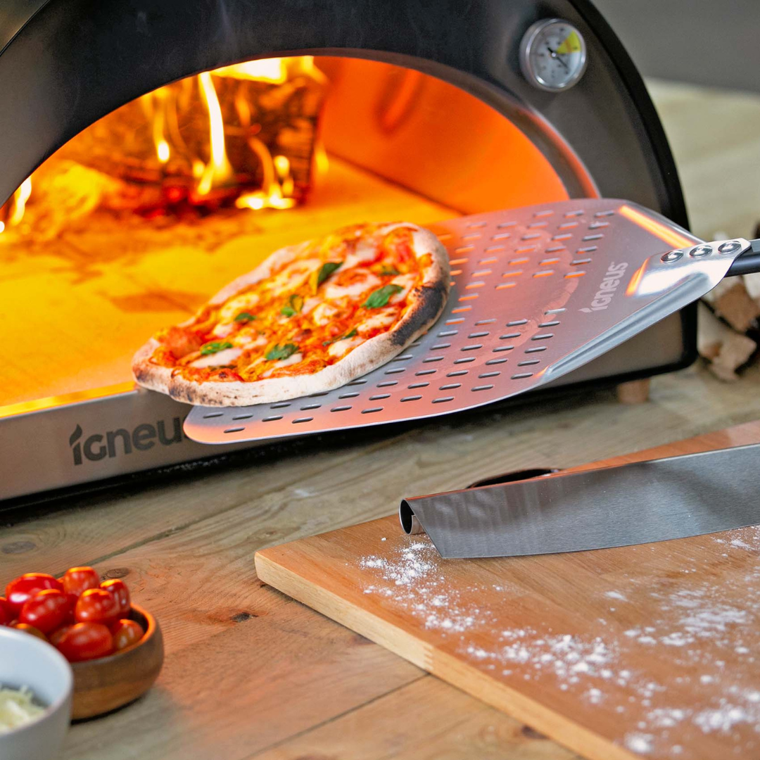 Igneus Classico Wood Fired Pizza Oven And Chef's Starter Kit