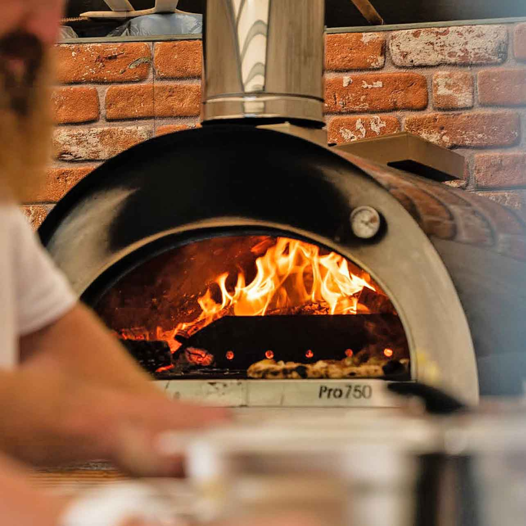 Igneus Pro 750 – Unmatched Capacity, Authentic Wood-Fired Flavour